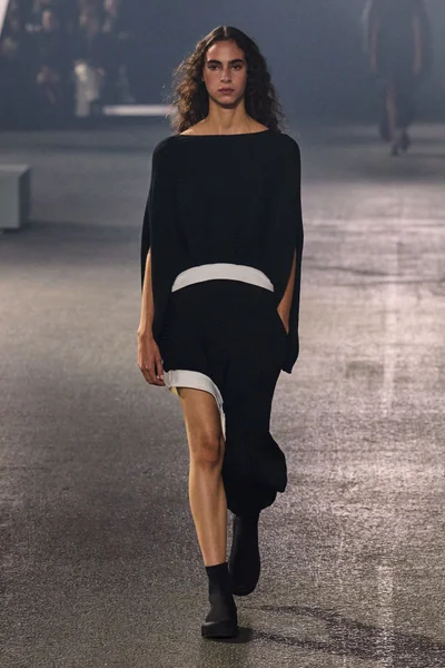 Look 15